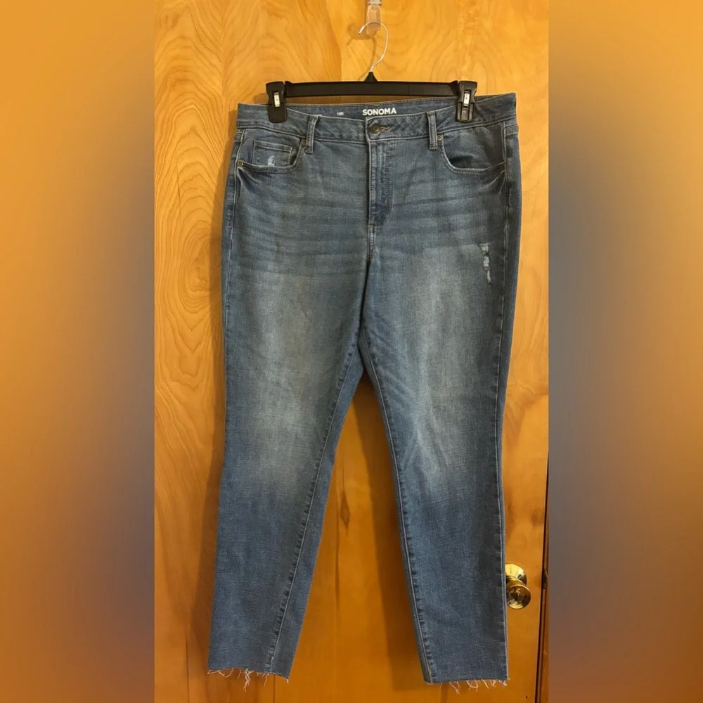 Sonoma Skinny Jeans with Distressed Details Size 16 EUC - Picture 1 of 5